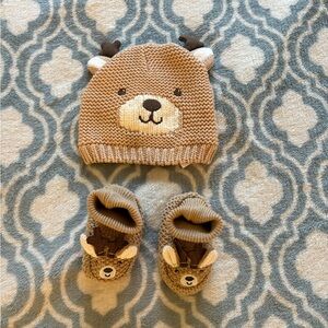 Carter’s Reindeer Beanie and Booties Size 0-3 Months
